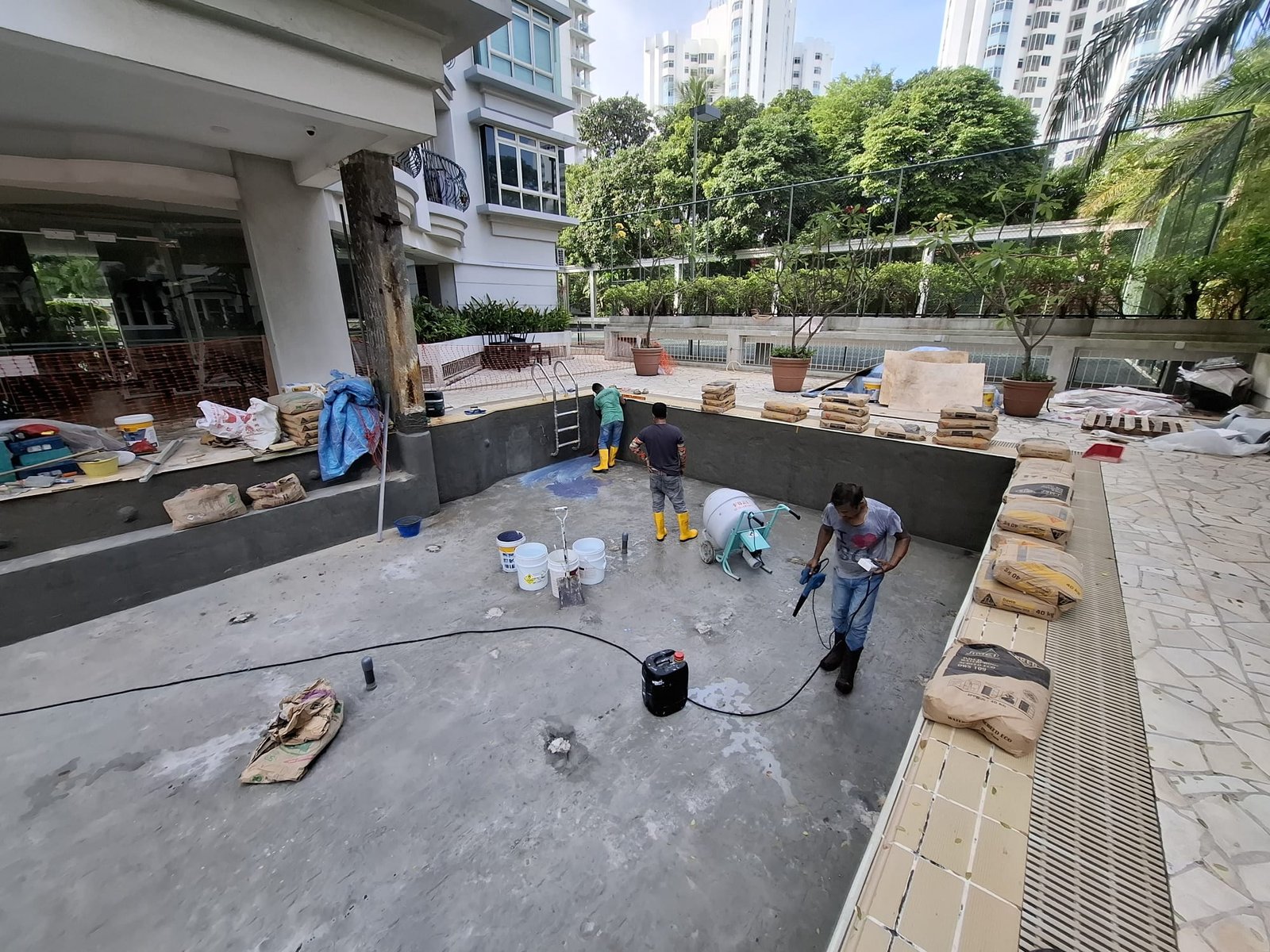 Swimming pool construction by Luminous Engineering